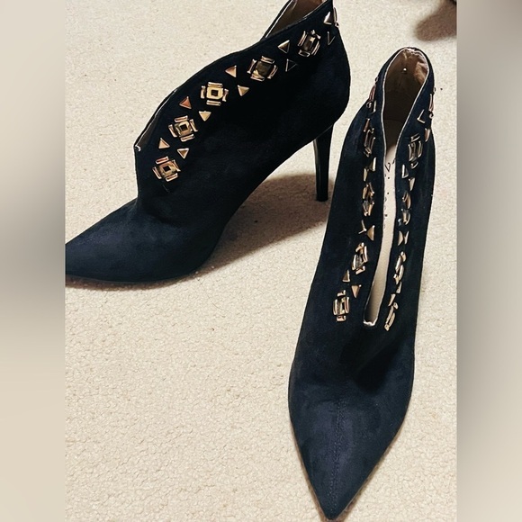 Shoes - Beautiful black and gold size 10 stiletto booties with faux suede